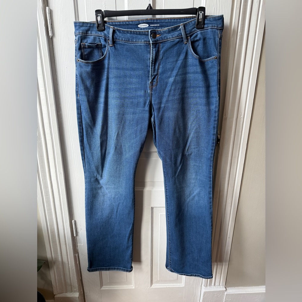 💓⚡️$10 DEALS 
Old Navy Women’s Kicker Boot Cut Jeans
